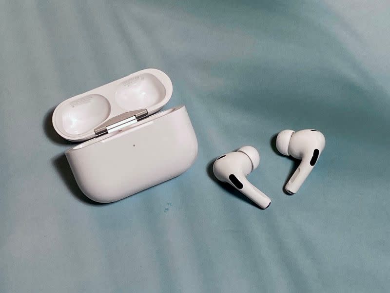 ▲AirPods Pro（第2代）德誼數位實體門市即將開賣。(圖／記者周淑萍攝)