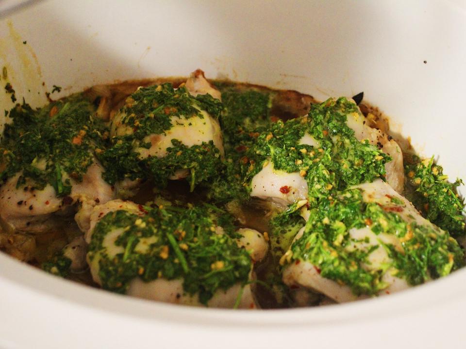 chicken thighs with chutney in slow cooker