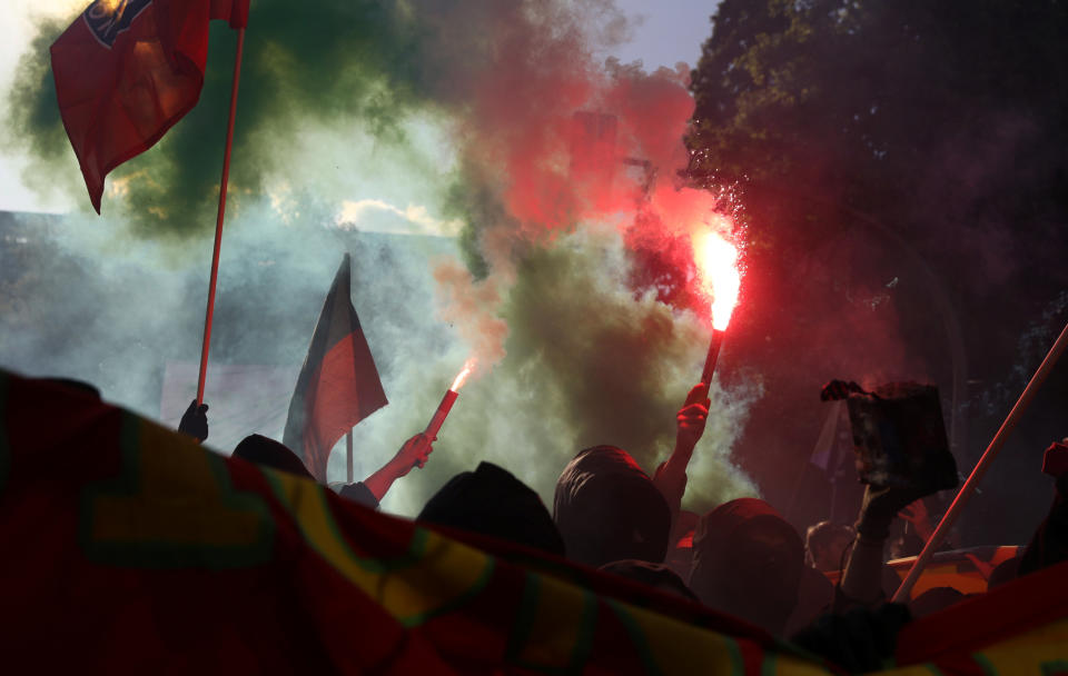 <p>People attend a leftist May Day demonstration in Berlin, Germany, May 1, 2018. (Photo: Christian Mang/Reuters) </p>