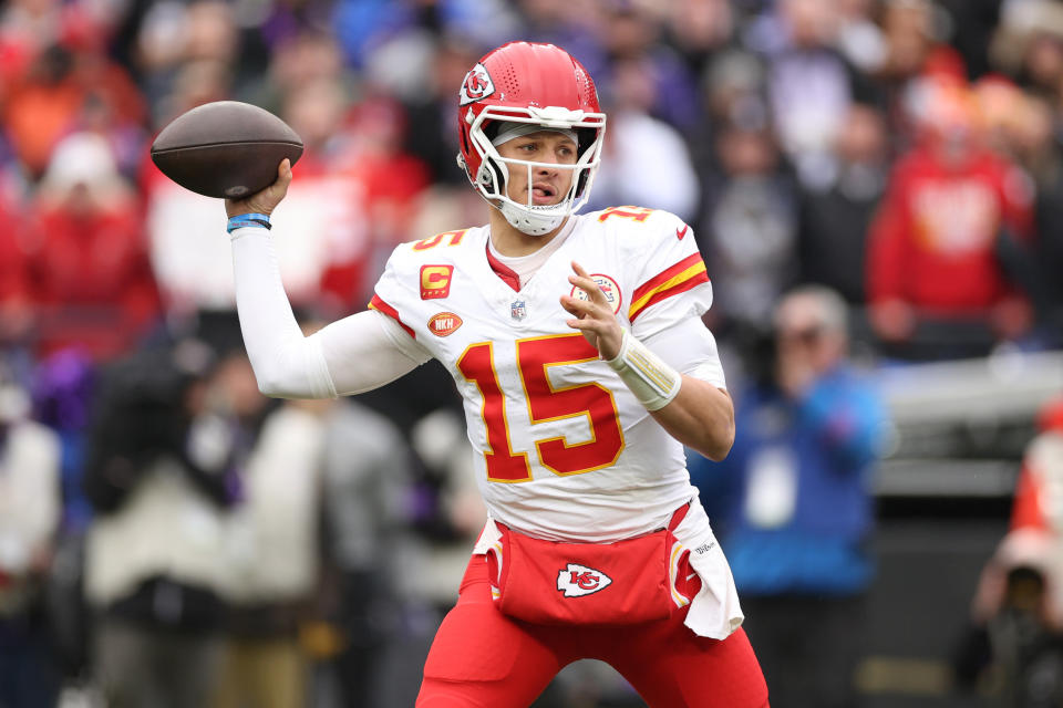 Patrick Mahomes y la ofensiva de los Kansas City Chiefs batallaron esta temporada, pero consiguieron el pase al Super Bowl LVIII. (Foto de Patrick Smith/Getty Images)