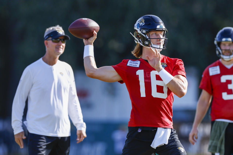 JACKSONVILLE, FL - JULY 28: Jacksonville Jaguars quarterback Trevor Lawrence (16) throws a pass during training camp on July 28, 2022 at Episcopal School of Jacksonville in Jacksonville, Fl. (Photo by David Rosenblum/Icon Sportswire via Getty Images)
