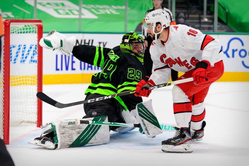 NHL: Carolina Hurricanes at Dallas Stars