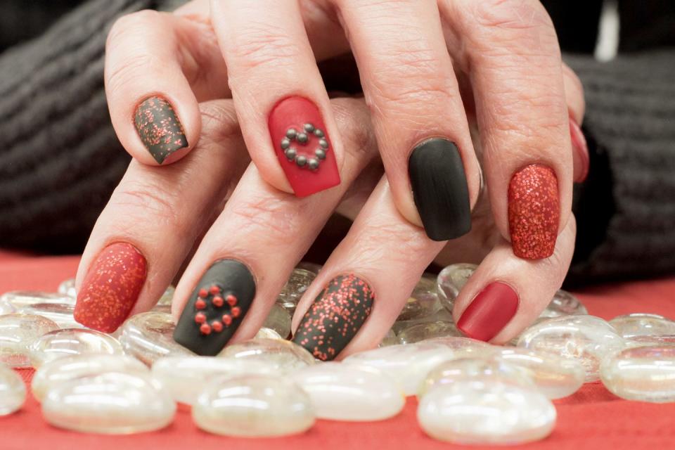 valentines day nail ideas black and red 3d hearts