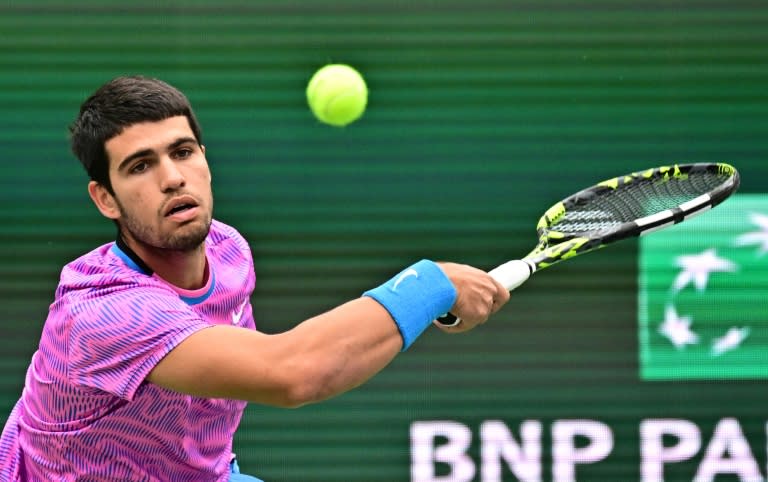 Carlos Alcaraz face à Jannik Sinner, en demi-finale d'Indian Wells, le 16 mars 2024 (Frederic J. BROWN)