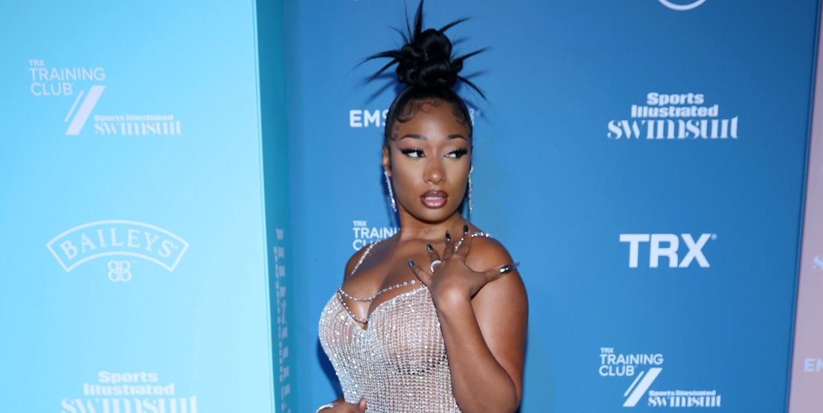 Megan Thee Stallion Stuns On 'Glamour's Women Of The Year Cover – Hollywood  Life