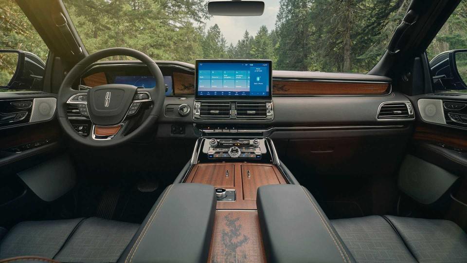 2022-lincoln-navigator-black-label-dash.jpeg