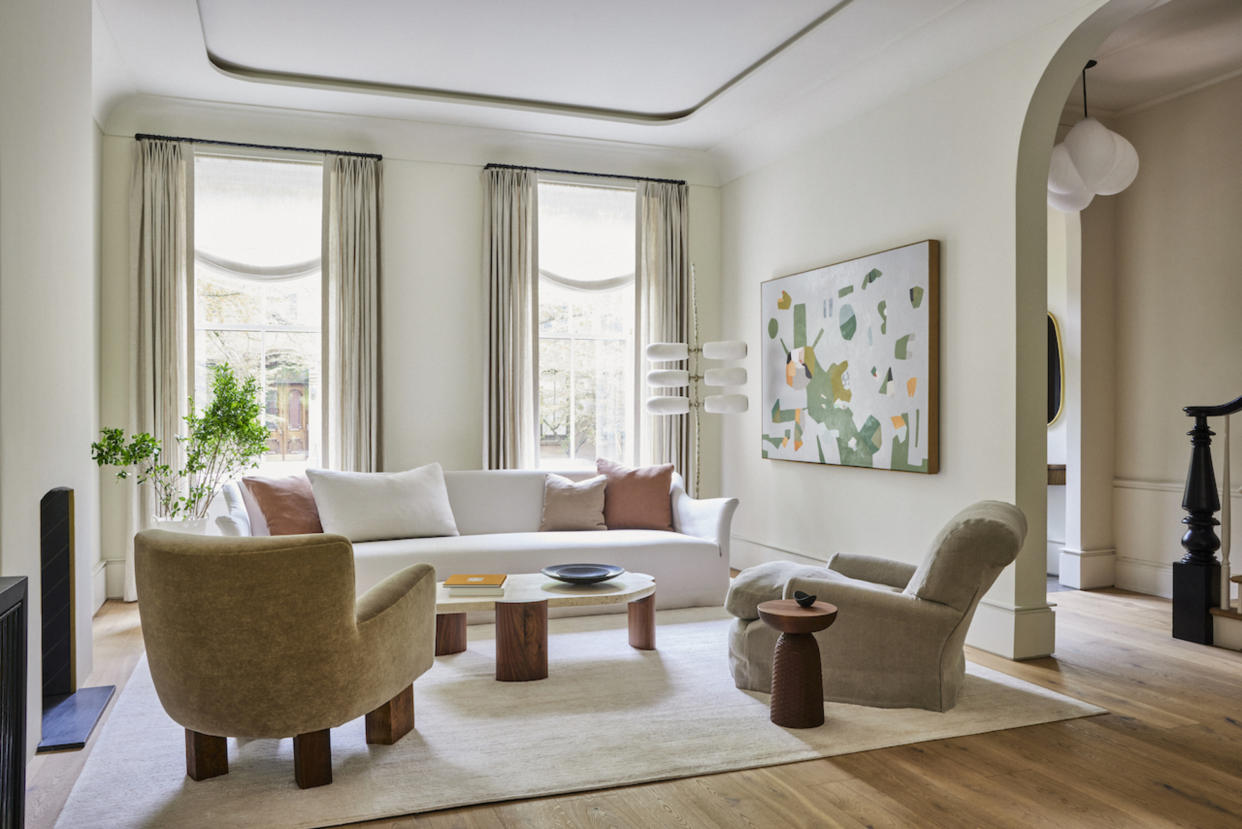  A living room full of decorative pieces. 