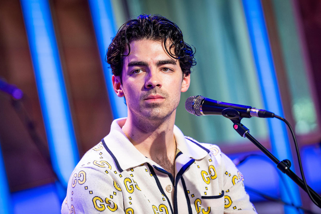 Joe Jonas Gets Emotional During Jonas Brothers Show Over 'Tough Week' After Filing for Divorce