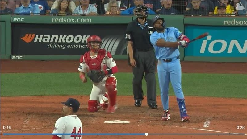 小葛雷諾（Vladimir Guerrero Jr.）471英尺全壘打轟出芬威球場。（圖／翻攝自MLB官網）