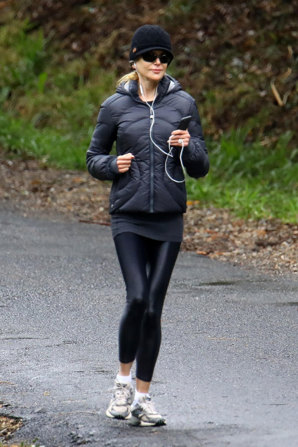 <p>Nicole Kidman was spotted enjoying a morning run in Byron Bay, Australia.</p>