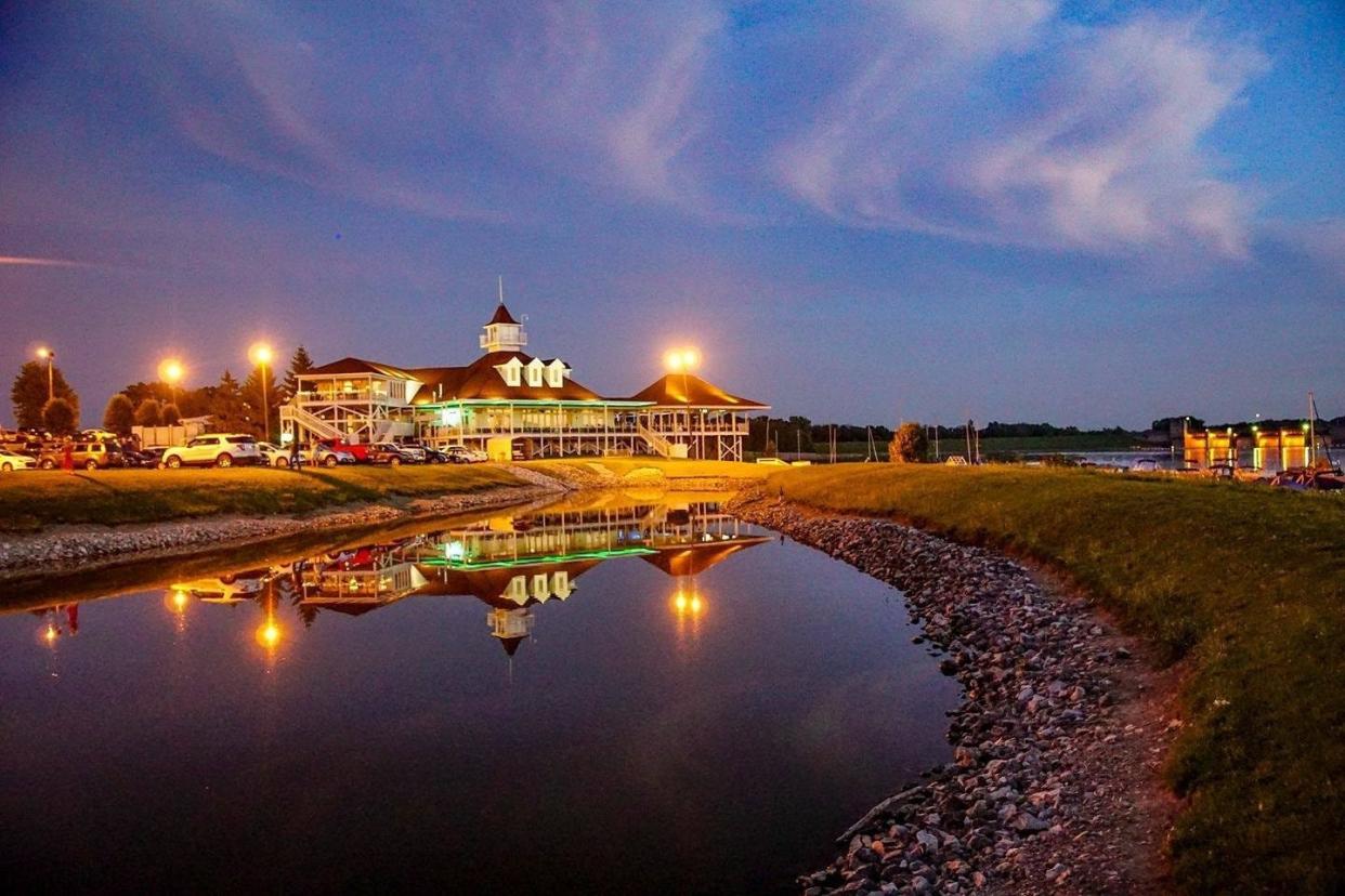 Rick's Boatyard Cafe is one of the 2024 Top Workplaces winners.