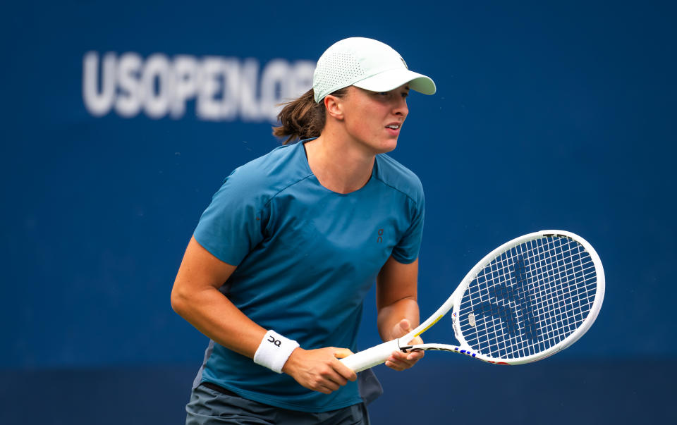 NEW YORK, NEW YORK - SEPTEMBER 01: Iga Swiatek of Poland during practice on Day 7 of the US Open at USTA Billie Jean King National Tennis Center on September 01, 2024 in New York City (Photo by Robert Prange/Getty Images)