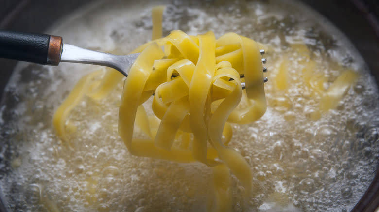 egg noodles and boiling water