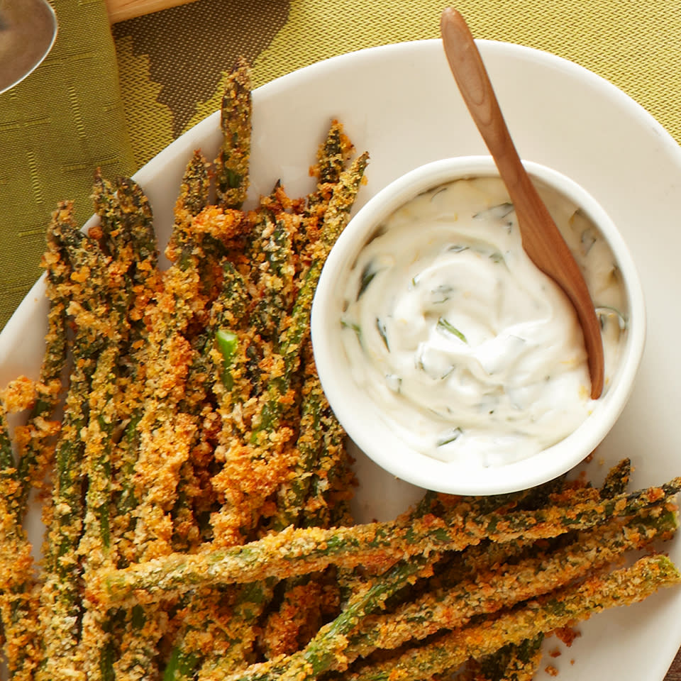 Crispy Asparagus with Creamy Tarragon Sauce