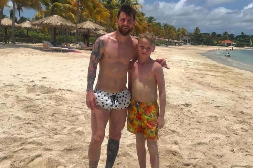 Lionel Messi with Mackenzie O'Neill, 11 (Instagram)