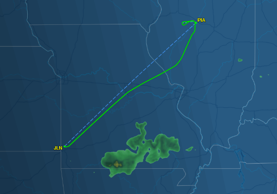 United 5121 diverted flightpath on Thursday (FlightAware)