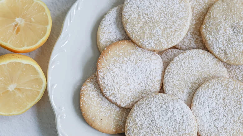 Spanish Lemon Polvorones