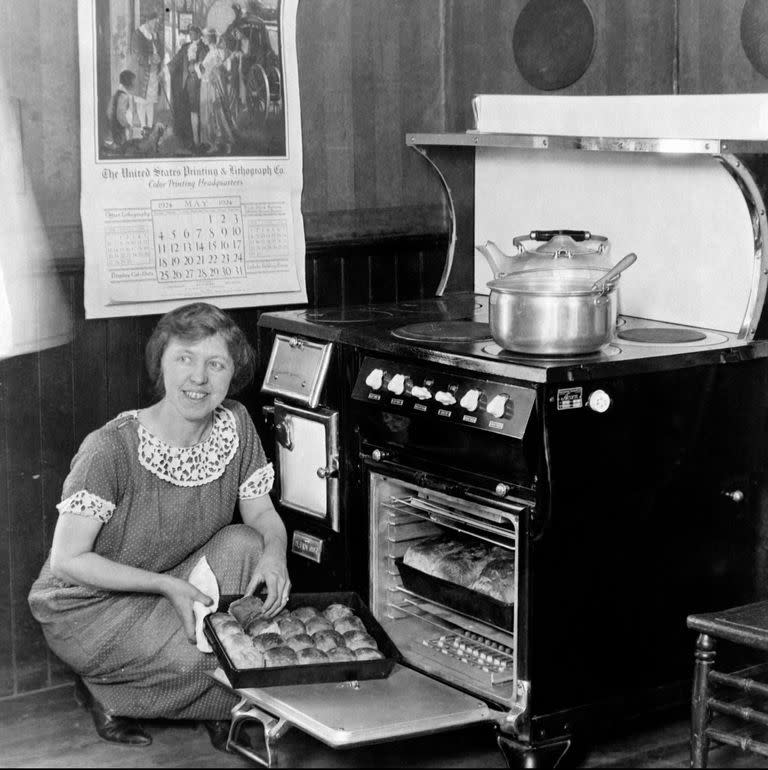 1920s: Use water to avoid burning food.