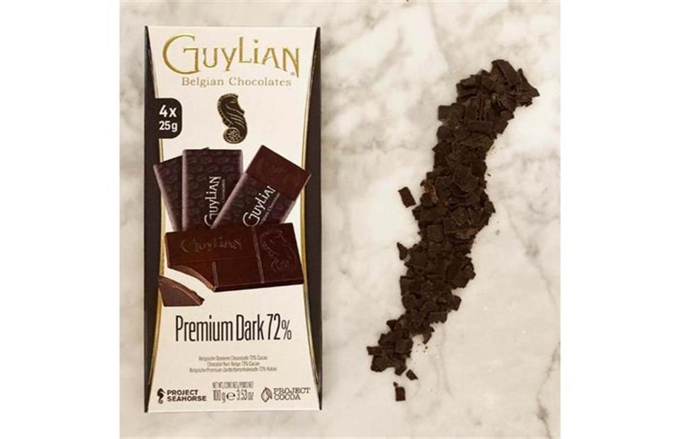 <p>guylian.global/Facebook</p>