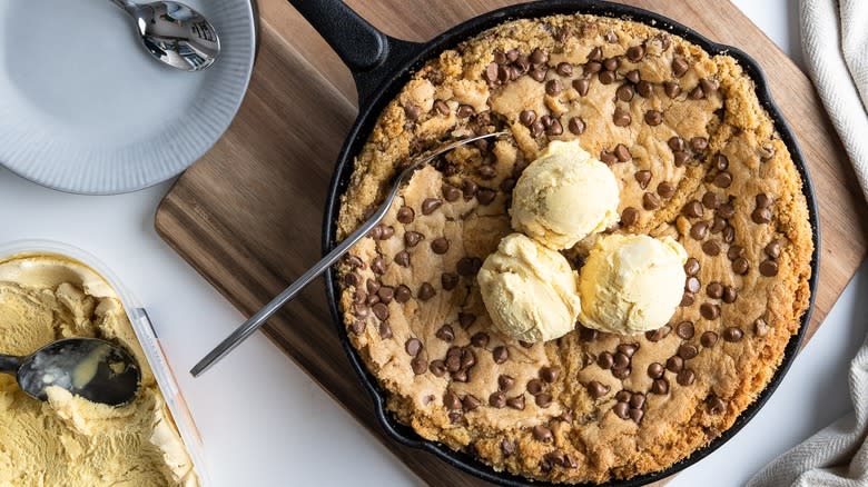 chocolate chip skillet cookie