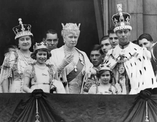 Queen Elizabeth (left) wearing the crown with the Koh-i-noor back in 1937 at her husband's coronation (Photo: Fox Photos via Getty Images)