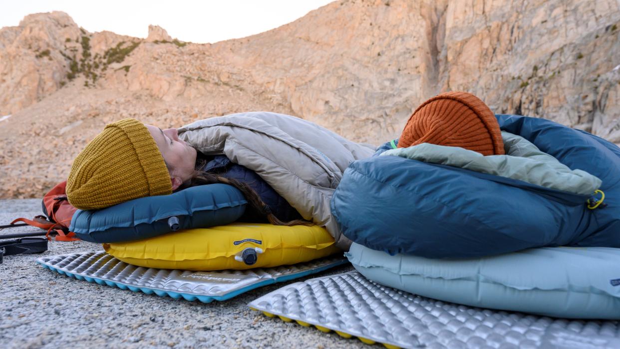  Couple sleeping on the Therm-a-Rest NeoAir XLite NXT. 