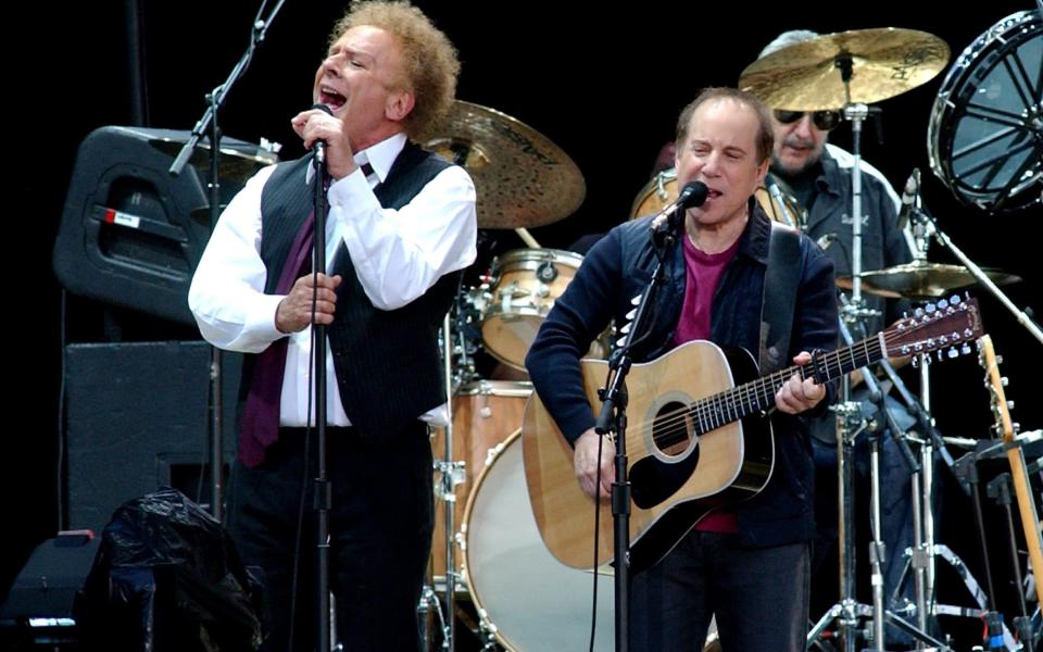 Simon & Garfunkel playing Hyde Park in 2004