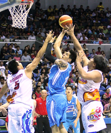 Marc Pingris, power forward, San Mig Coffee Mixers (PBA Images)