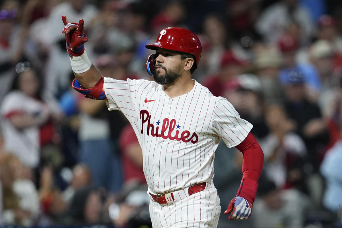 Phillies star Kyle Schwarber sets an MLB record with his 14th leadoff home run of 2024 in victory over the Rays