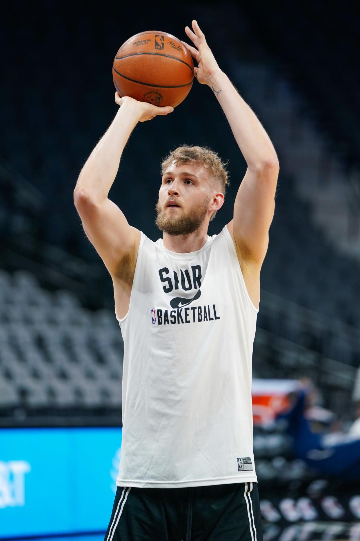 San Antonio Spurs center Jock Landale (34) warms up before the game against the Indiana Pacers at the AT&T Center.