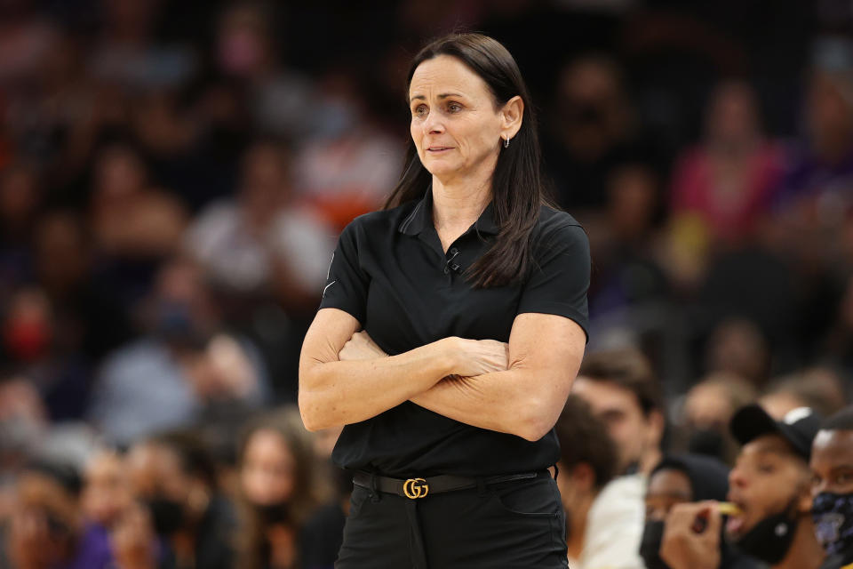 Liberty to reportedly hire Sandy Brondello as next head coach - Yahoo ...