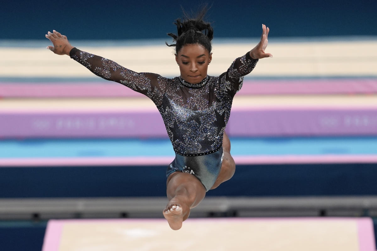 Simone Biles injury doesn’t stop Team USA from leading Olympic gymnastics qualifiers