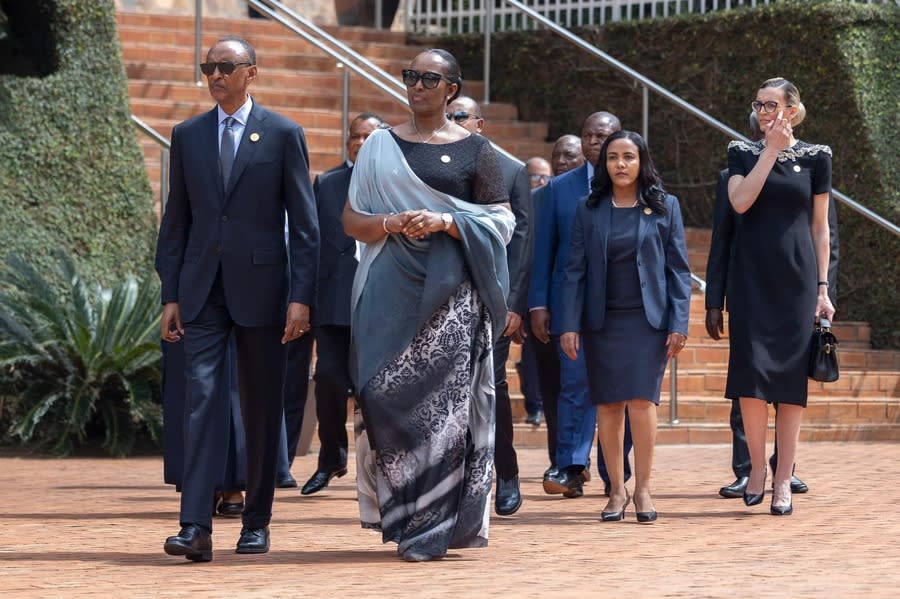 盧安達總統卡加米（左）在盧安達大屠殺30周年之際，呼籲西方要對種族屠殺更警覺。（Paul Kagame FB）
