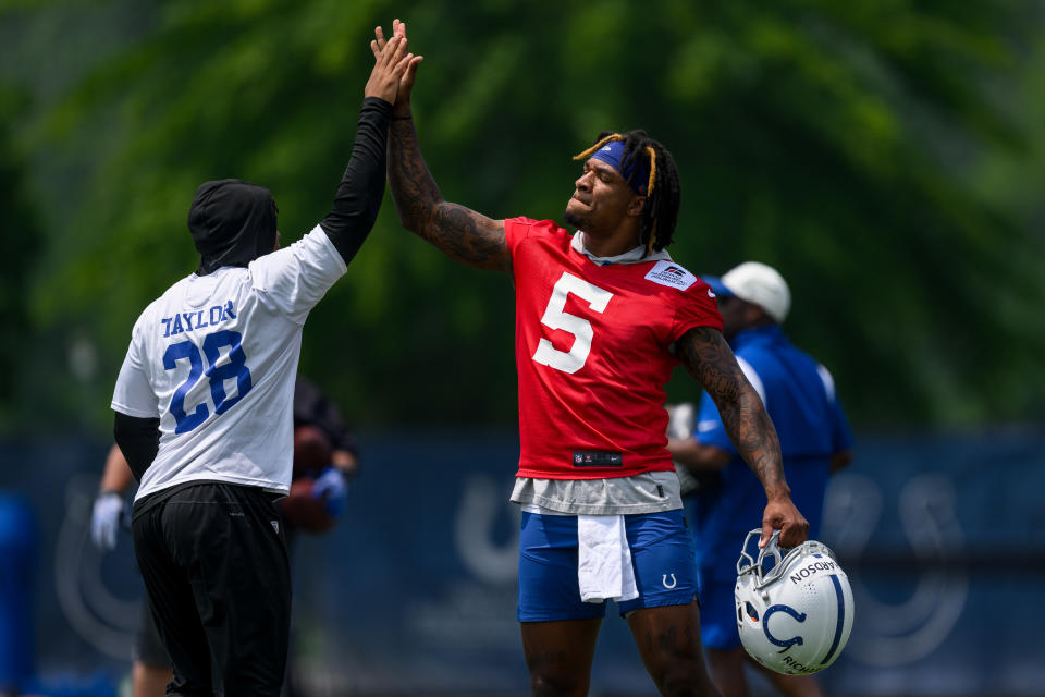 Unfortunately for Colts fans, they won't be seeing Jonathan Taylor (left) and Anthony Richardson play together for at least four weeks. (Photo by Zach Bolinger/Icon Sportswire via Getty Images)