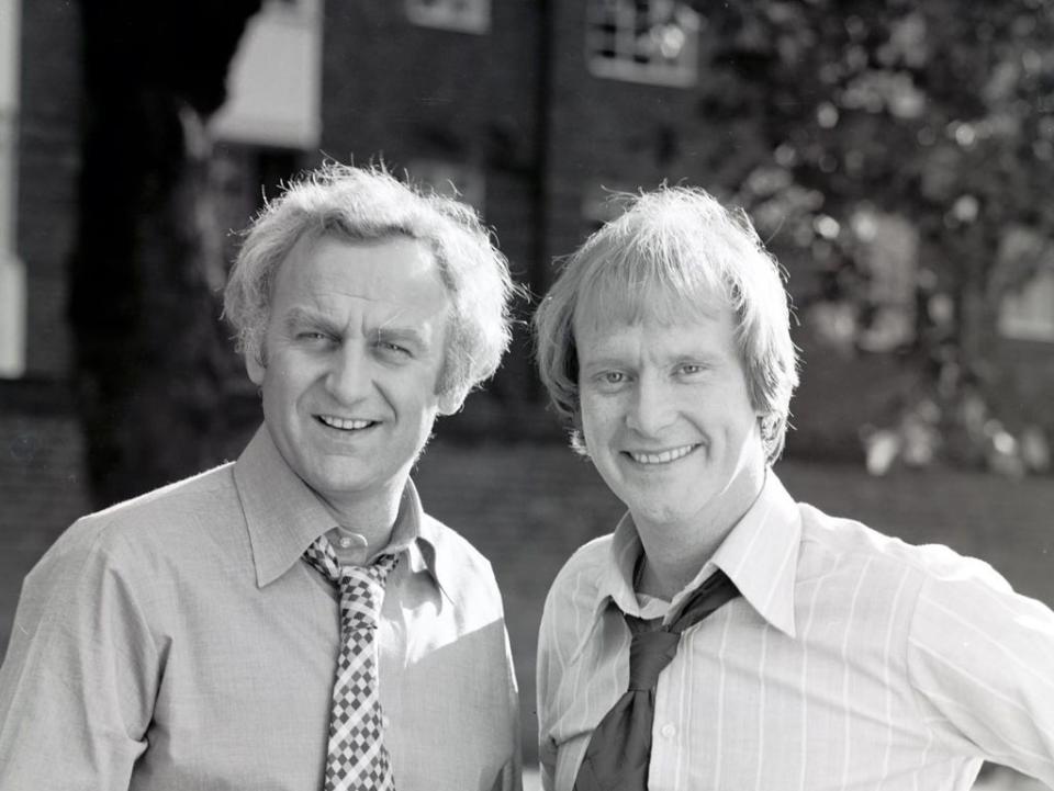 John Thaw y Dennis Waterman en la serie policiaca ‘The Sweeney’ en 1977 (Fremantle Media/Shutterstock)
