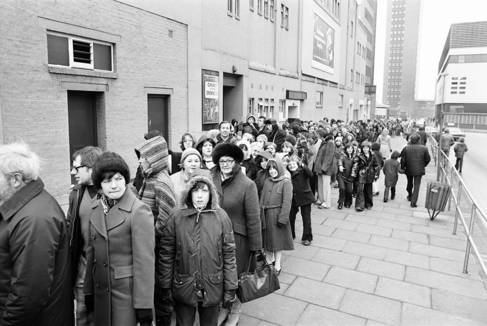 Star Wars fans, queuing outside Cinema, Birmingham, 15th February 1978. (Photo by Birmingham Post and Mail Archive/Mirrorpix/Getty Images)