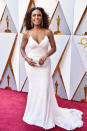 <p>Ein echter Hingucker war auch Janet Mock auf dem roten Teppich der Oscars 2018. Die Schriftstellerin und Moderatorin entschied sich für dieses perlenbesetzte Christian-Siriano-Kleid – natürlich in der Trendfarbe Weiß. (Bild-Copyright: Getty Images) </p>