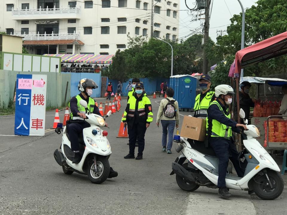 高市交警齊出動 目標清明掃墓6大墓區順暢。〈圖/記者蔡宗武翻攝〉