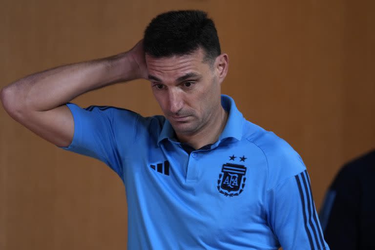 Scaloni está incómodo porque siente que circula información que é pretende que sólo sea intimidad del plantel