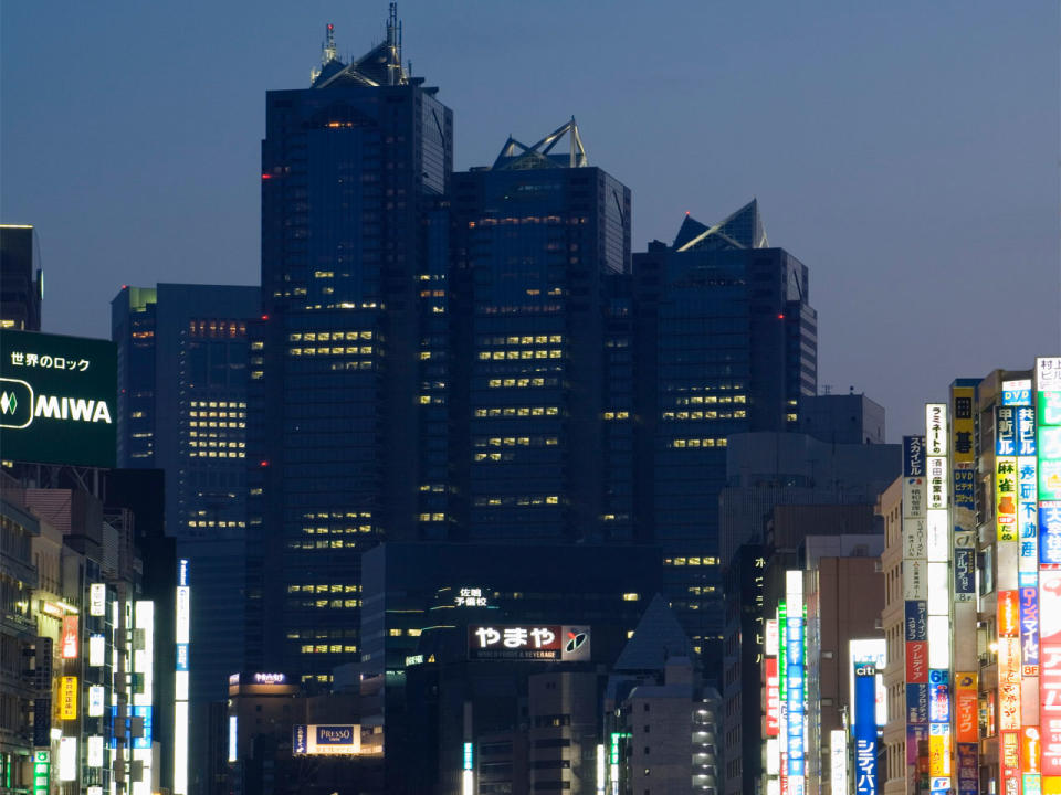 Unter der Regie von Sofia Coppola trafen sich im Park Hyatt Tokyo Scarlett Johansson und Bill Murray. "Lost in Translation" erzählt eine melancholische Geschichte zweier Seelenverwandter. (Bild-Copyright: robertharding/Christi/ddp Images)