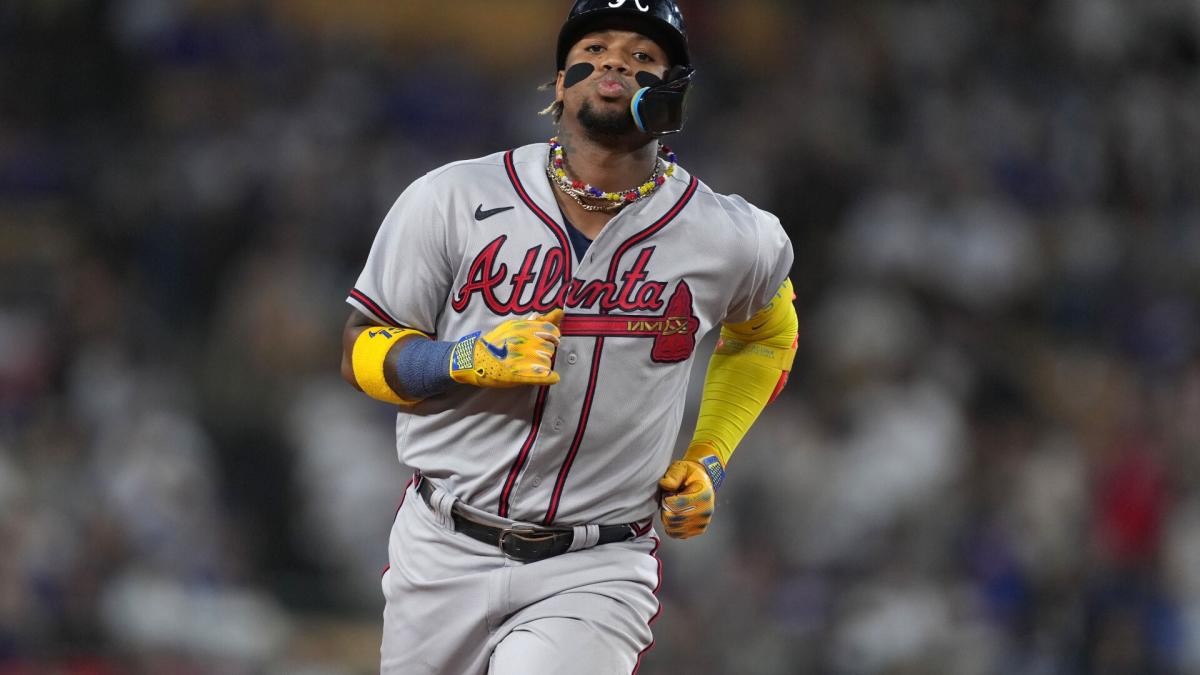 The only 30-60 player in AL/NL history. Freddie Freeman and the Dodgers  presented Ronald Acuña Jr. with a commemorative base from his historic  feat. : r/mlb