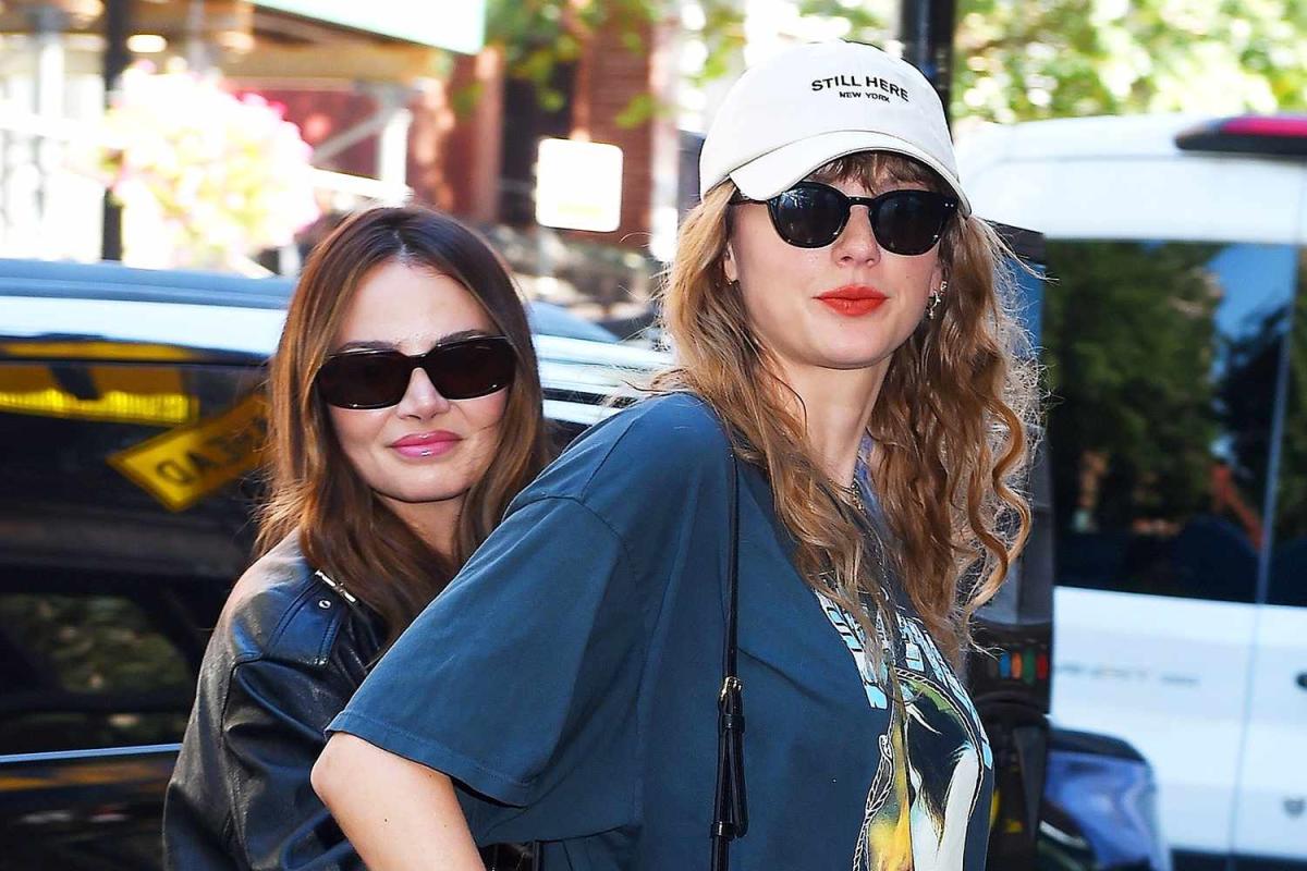 Taylor Swift Wore a Shania Twain T-Shirt and Biker Shorts in NYC