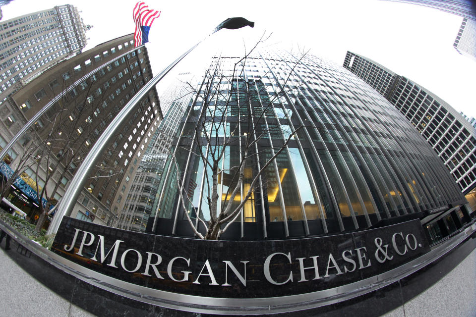 The JP Morgan Chase & Co. headquarters, The JP Morgan Chase Tower in Park Avenue, Midtown, Manhattan, New York. JPMorgan Chase & Co. is an American multinational banking and financial services holding company. It is the largest bank in the United States. Manhattan, New York, USA. 27th January 2014. Photo Tim Clayton (Photo by Tim Clayton/Corbis via Getty Images)