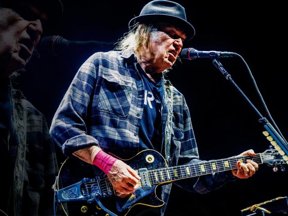 Neil Young ist im Streit mit Spotify. (Bild: Ben Houdijk/Shutterstock)