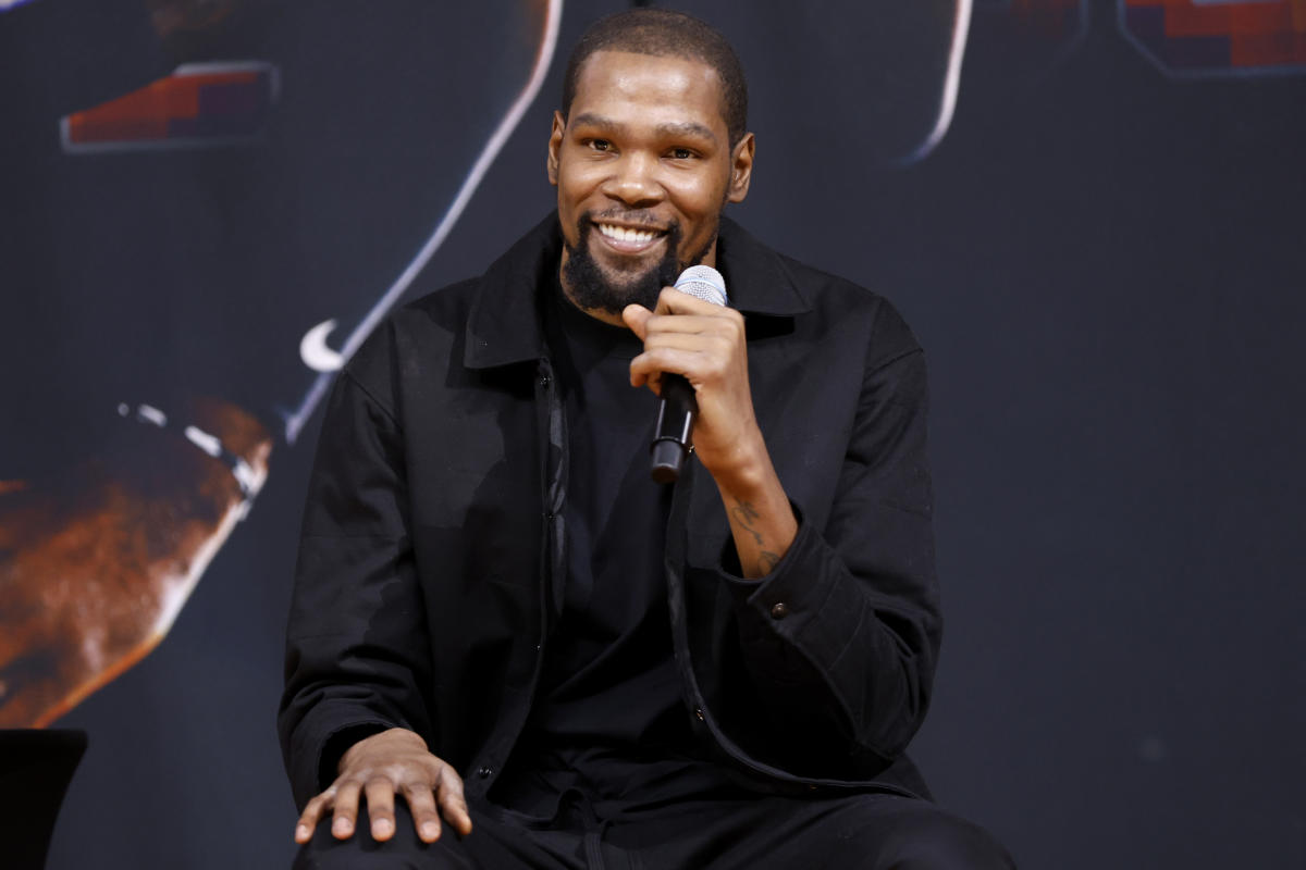 Phoenix Suns F Kevin Durant Embracing Defensive Challenge - Sports  Illustrated Inside The Suns News, Analysis and More