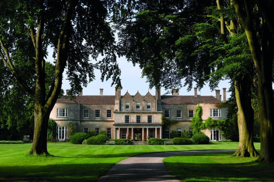 Set in a 500-acre estate, everything about the Lucknam is superlative (Lucknam Park)