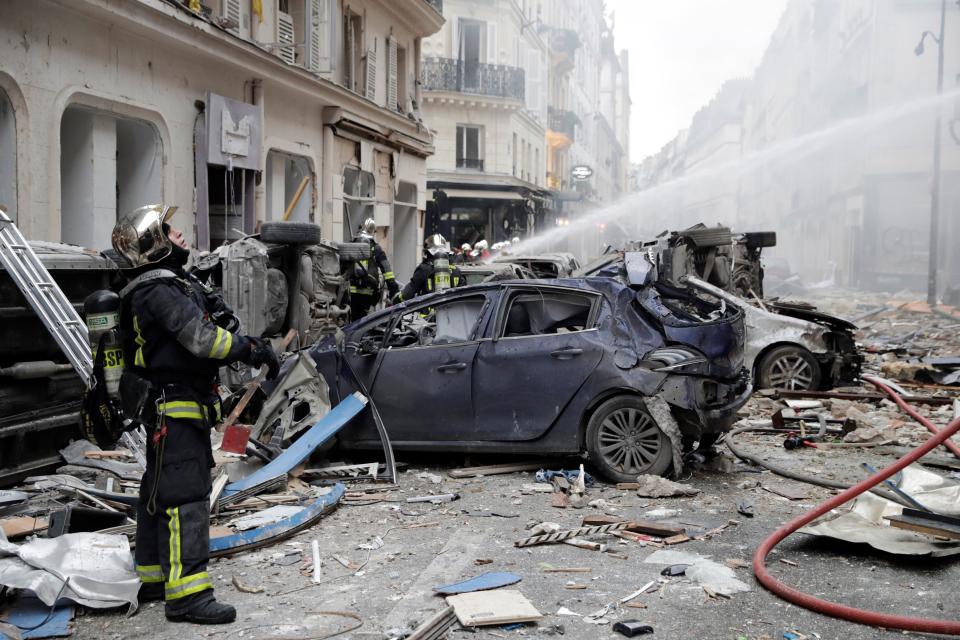 Une explosion ravage une boulangerie parisienne