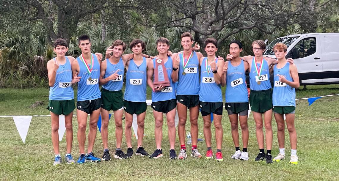 The Ransom Everglades boys’ cross-country team won a district title.