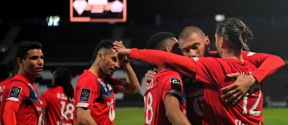 Vainqueurs d'Angers (2-0) lors de la 38e et dernière journée de Ligue 1, les Lillois se sont offert leur quatrième titre de champion de France après ceux de 1946, 1954 et 2011.
