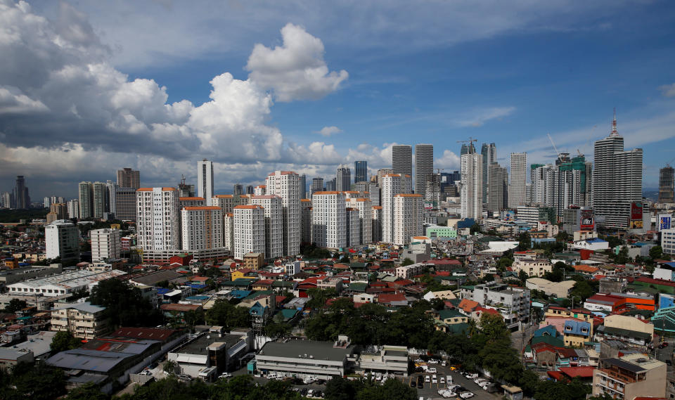 FILE PHOTO: A view of residential condominium buildings at a residential neighbourhood in Mandaluyong, Metro Manila, Philippines August 22, 2016.  REUTERS/Erik De Castro